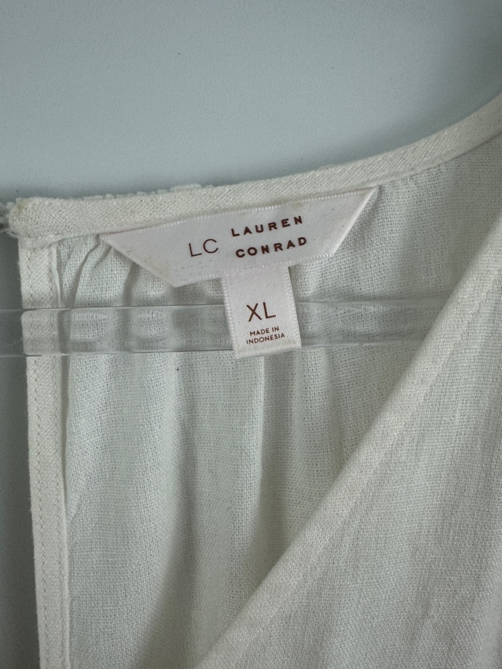 LC Lauren Conrad Cream Linen Blend Puff Sleeve Blouse XL V-Neck Cottagecore Top - Picture 3 of 7